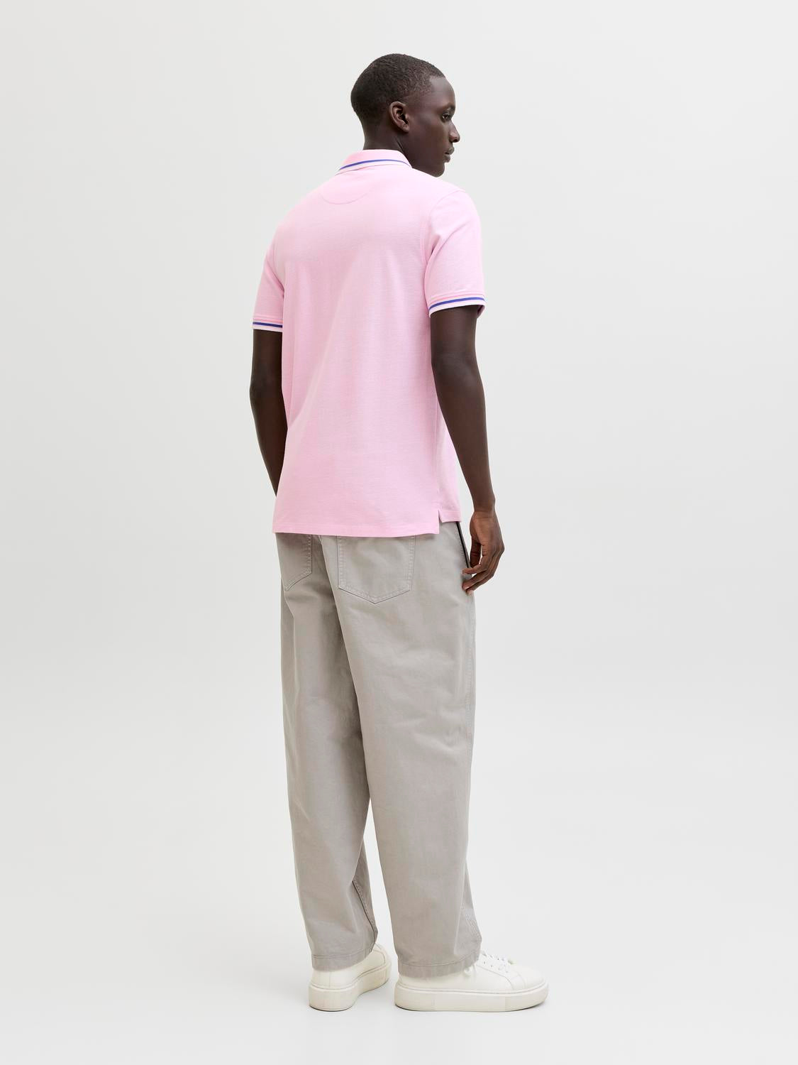 model_shot-back